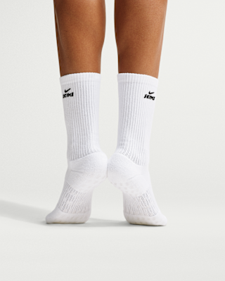 NikeSKIMS Dri-FIT Pilates Grip Crew Socks (1 Pair). Nike.com